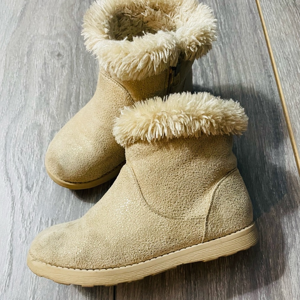 Size 11 cat and Jack well loved boots but still in good condition